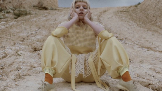 White_Rianne_Aurora_Apple Tree-a