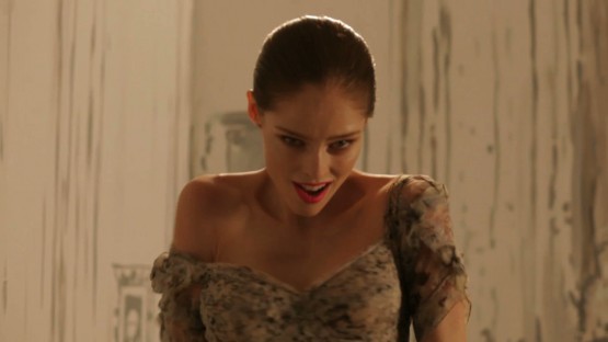 De Villeneuve_Poppy_Zac Posen_Coco Rocha Dancing